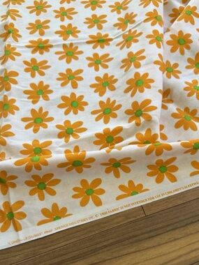 VTG Spring Industries Quilting Cotton Fabric Coming Up Daisies 1 yard + 12" L